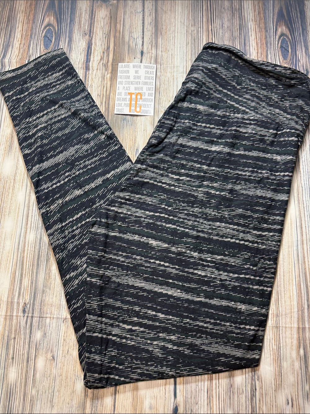 LuLaRoe Black & Gray Patterned Leggings